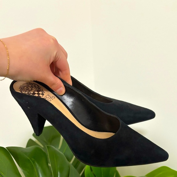 Vince‎ Camuto Black Suede Point Toe Heels Women's Size 7 - Picture 1 of 11